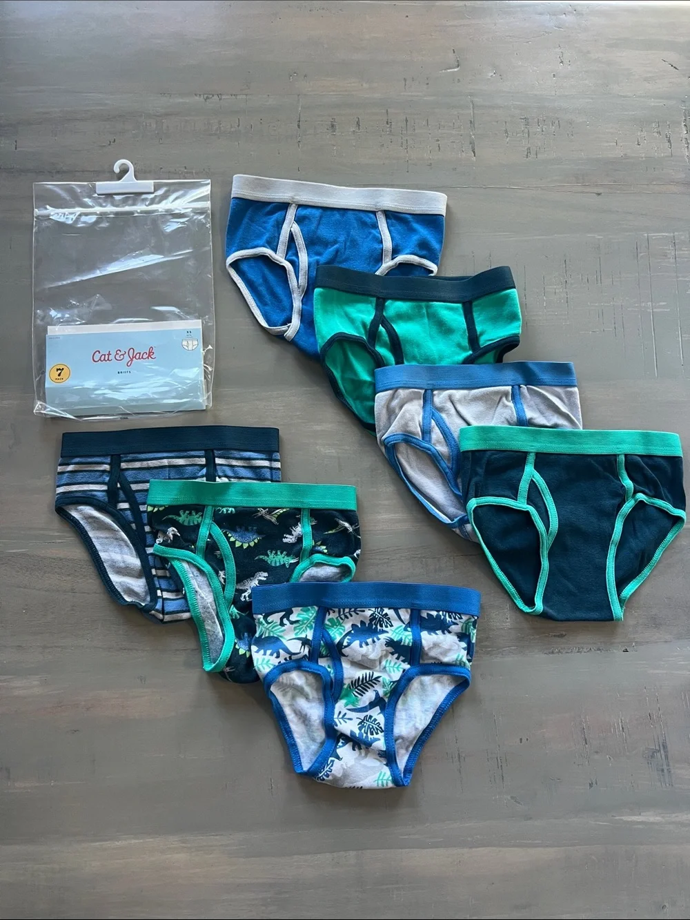 Cat & Jack Boys' Briefs - 7 pack - Size XS (4/5)
